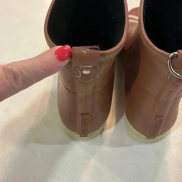 Alice & Whittles Rain Booties Caramel & Cream 9 Chevron Design on Toe Trendy Fun - Picture 5 of 11